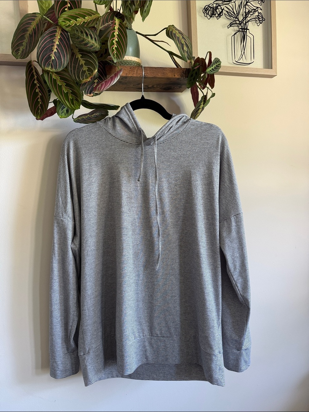 Skechers Men's Light Gray Micro-Striped Hooded Pullover